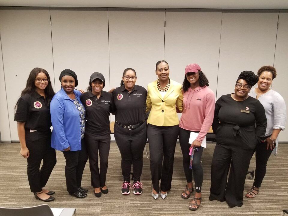 luaafemaleaffil's tweet image. A special thanks to all of the professional women who came out to Mentor Day ! 💖