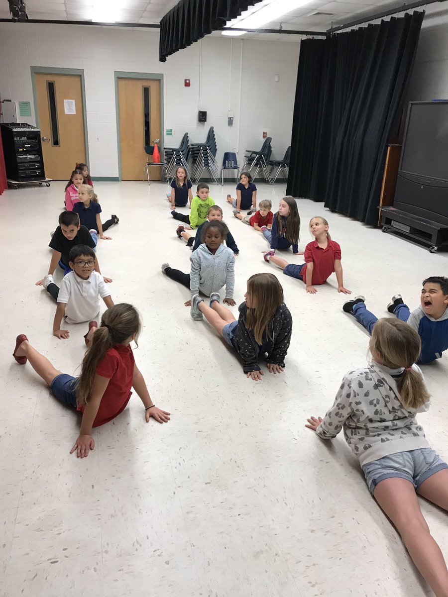 AmberLiebler's tweet photo. Relaxing yoga during this stressful week 🧘🏽‍♀️ #FSA #freedomvcs #freedomvcsEDEP https://t.co/3OVkOwQJ5G