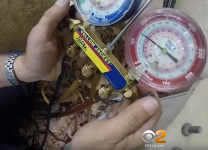 metric_hvac562's tweet image. Caught On Camera: #AirConditioning #Repairmen Inflate Fees To Fix Simple Problem, sun beats down on Southern #California, Investigative Reporter David #Goldstein turned up the heat on air-conditioning repair companies. ow.ly/U33Y30okoOz #hvac , hvacprosservices.com