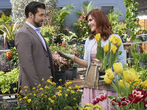 "My garden grows condos from the ground up." Wrong answer. How can love  grow here? #TrueLoveBlooms @HallmarkChannel #hallmarkies #SpringFever More at tinyurl.com/y4xyrqcb