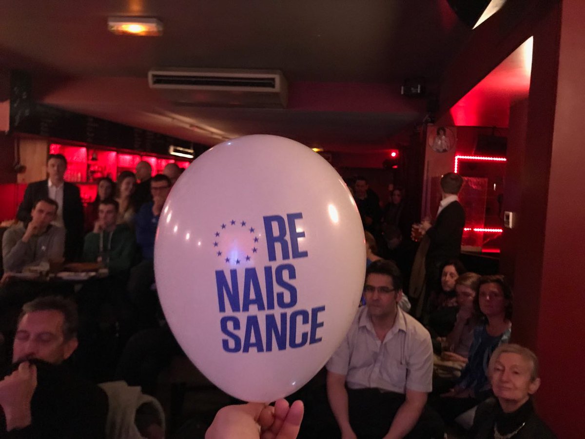ge_geay's tweet photo. 🇪🇺 #SupportParty @LaREMParis
Ce soir nous nous sommes tous réunis pour soutenir @NathalieLoiseau notre tête de liste pour les #ElectionsEuropeennes2019 🇪🇺
🔵Le 26 mai, on vote @Renaissance_UE!🔵 https://t.co/b0CUtp8I7Z
