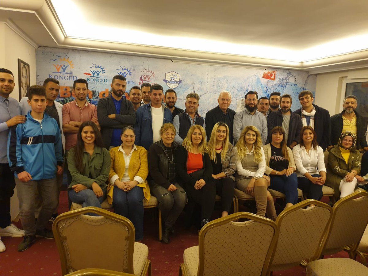 KONGEDorg's tweet photo. Nisan ve Mayıs ayında gerçekleştireceğimiz projelerimizin son detaylarını konuştuğumuz Yonetim Kurulu Toplantımızı tamamladık.
Ailemize yeni katılan arkadaşlarımız  hoşgeldiniz☺   
Biz birlikte Büyük Konged ailesiyiz. 
#KongedOrg
#Bendevarım https://t.co/aGDh4Mly4g