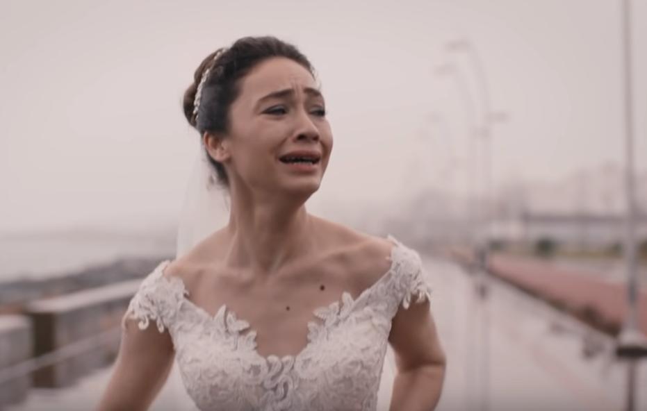 "Ayrıldığım sevdiğinden otur da derdine yan" 
#Nazmur