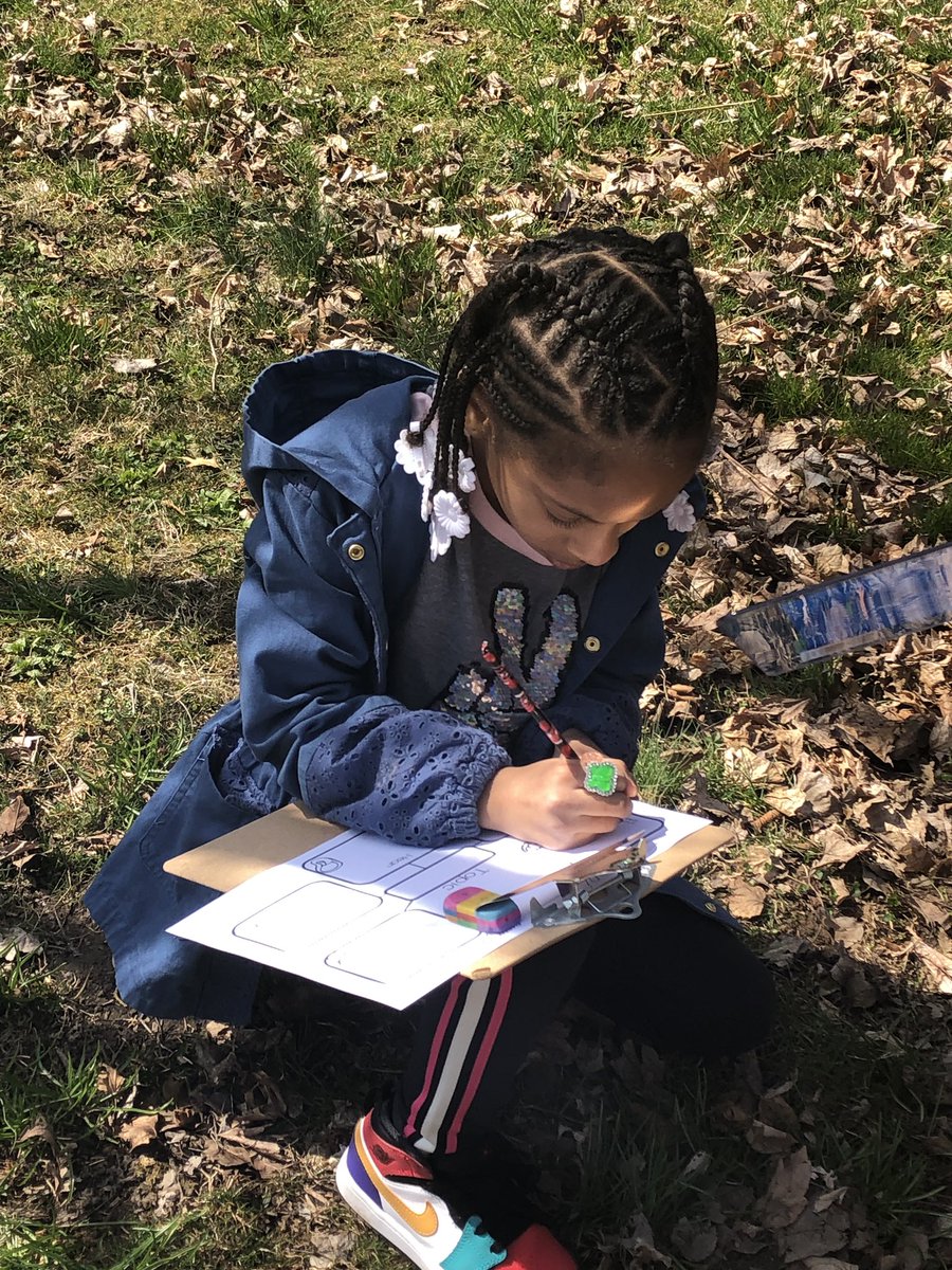 gmbitonti's tweet photo. Writing our sensory poems in the LES garden today! ☀️🌷 https://t.co/wsjq1Se4uz