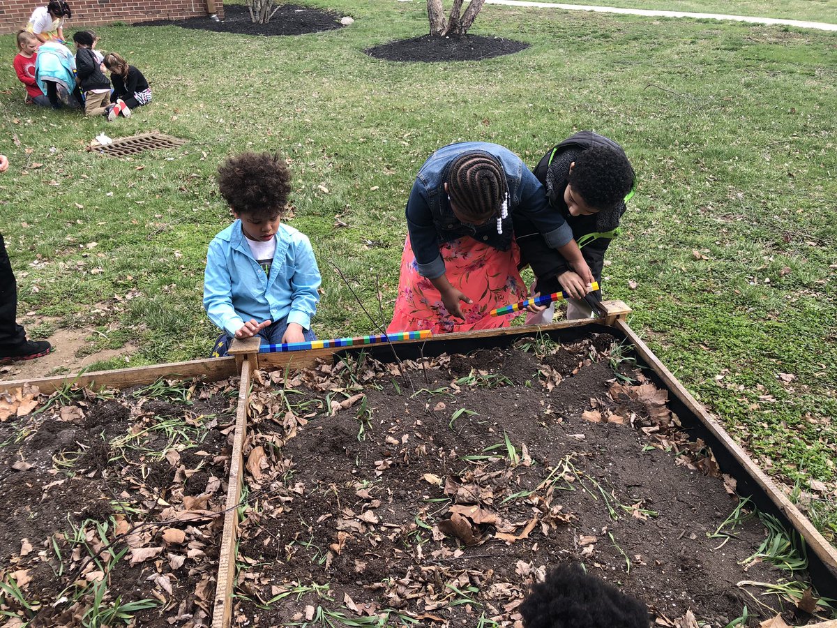 Mackcd5's tweet image. Measurement #Room110Panthers #mathoutside