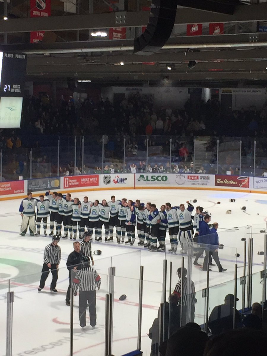 oilskar99's tweet photo. 2500 fans,salute to 9 winning teams in SW sask and 47-1-0,thanks Swifty #neverforgetthisyear https://t.co/MS3okPgp7D