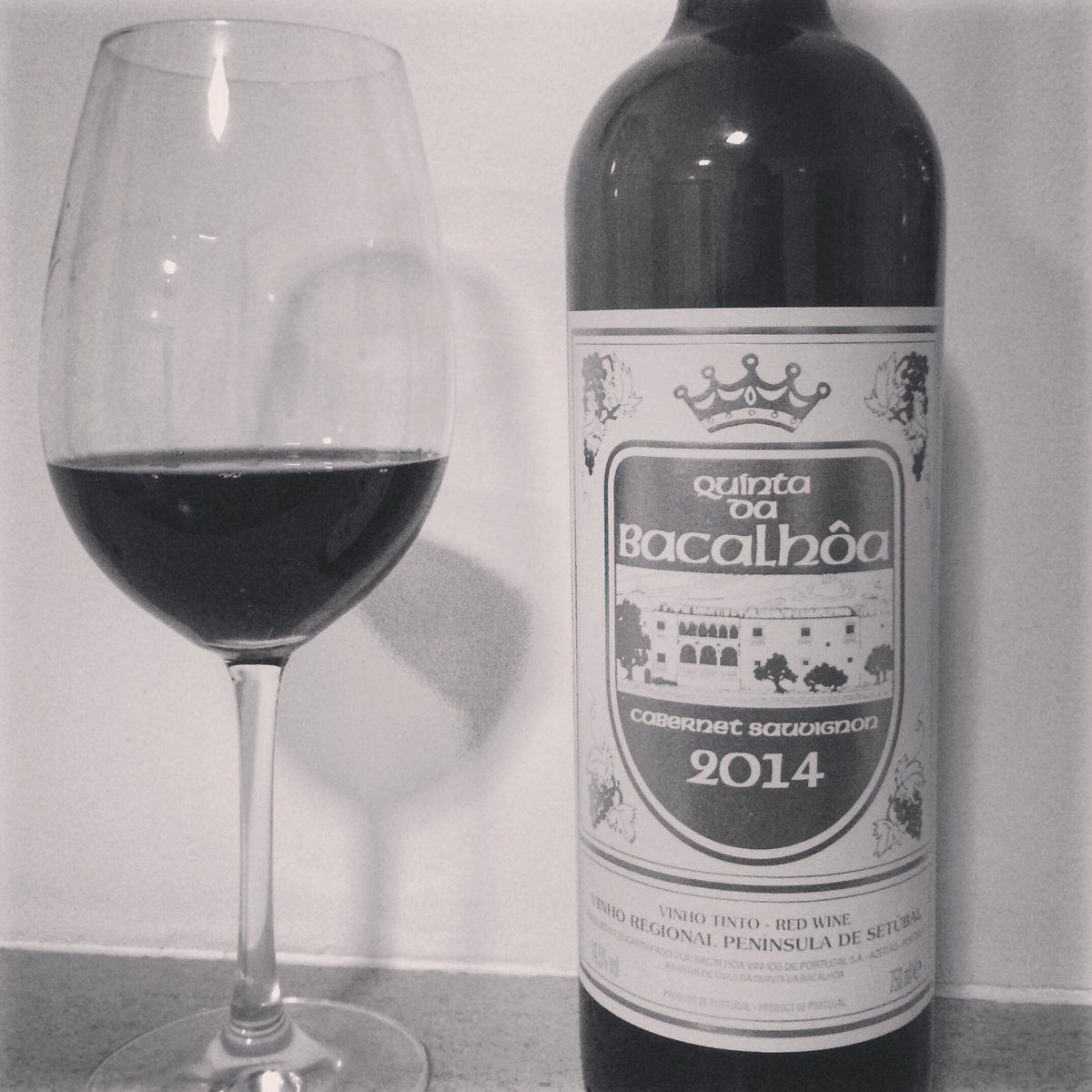 Bacalhoa  - Cabernet Sauvignon #wine #redwine #portuguesewine #peninsuladesetubal #bacalhoa #winelover #wineenthusiast #winelovers #winegram #winetasting #vinho #vinhoportugues #vinhosdeportugal #vinhotinto #setubal #instawine #instavin #winetasting🍷 #foodandwine #wineblogger