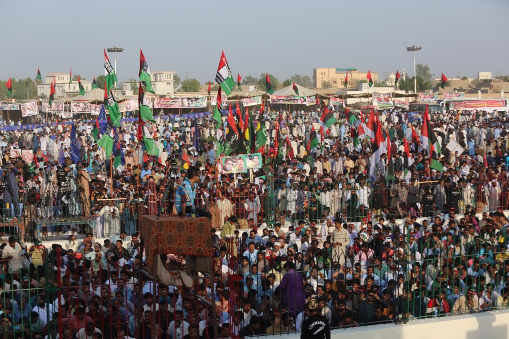 AsifBurdi1's tweet photo. Chairman #BilawalBhuttoZardari pays rich #4th April tribute to #QuaideAwam Shaheed Zulfiqar Ali Bhutto on his 40th martyrdom anniversary at Garhi Khuda Bux. #SZAB @BBhuttoZardari
@AseefaBZ @BakhtawarBZ https://t.co/EBNdh9C7Fs
