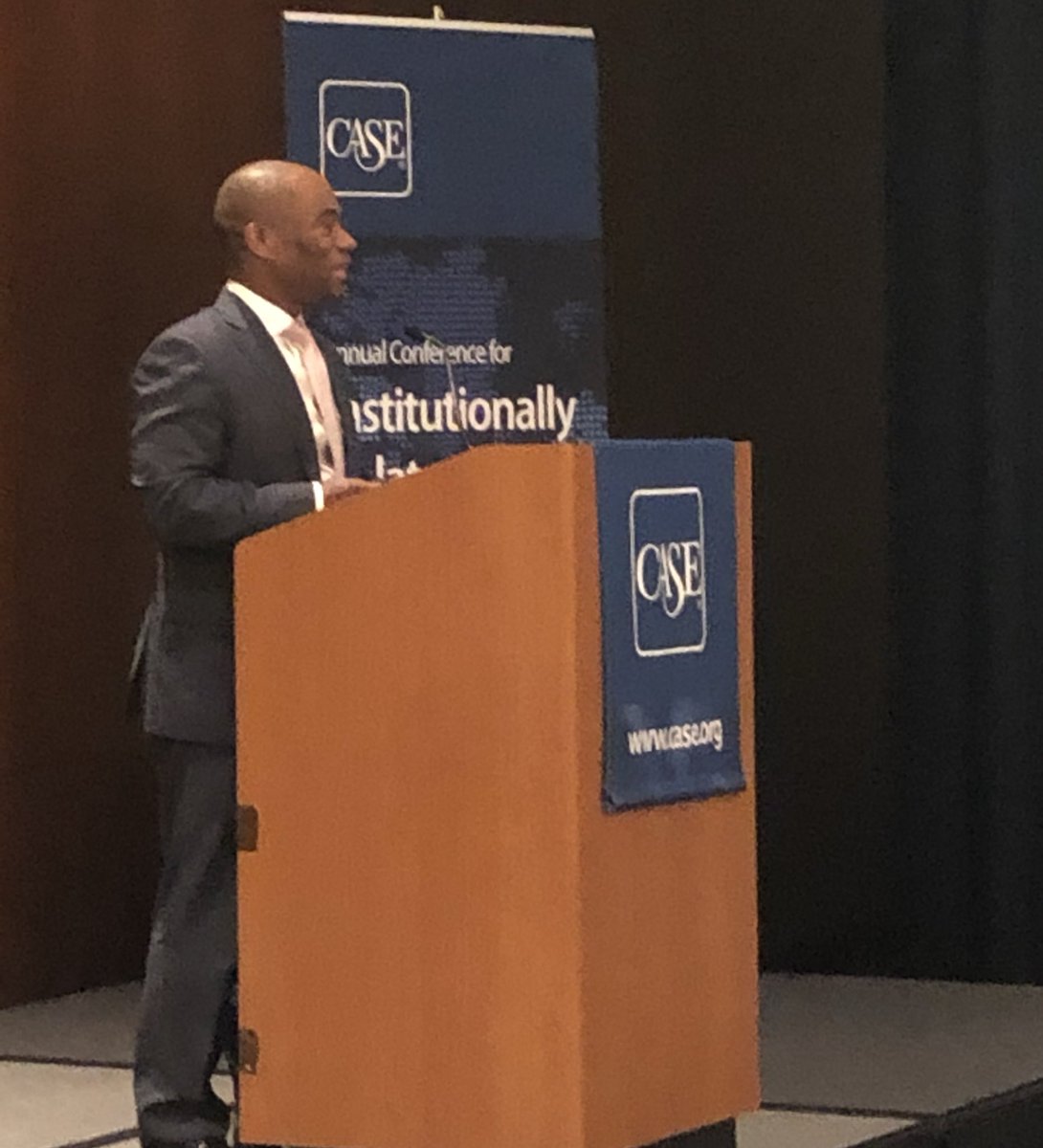 FlahavenCASE's tweet photo. Congratulations to Dexter Bailey of @stonybrooku Fdtn on receiving the 2019 @CASEAdvance @commonfundorg IRF Award. #caseirf https://t.co/El6ZyDp4Ng