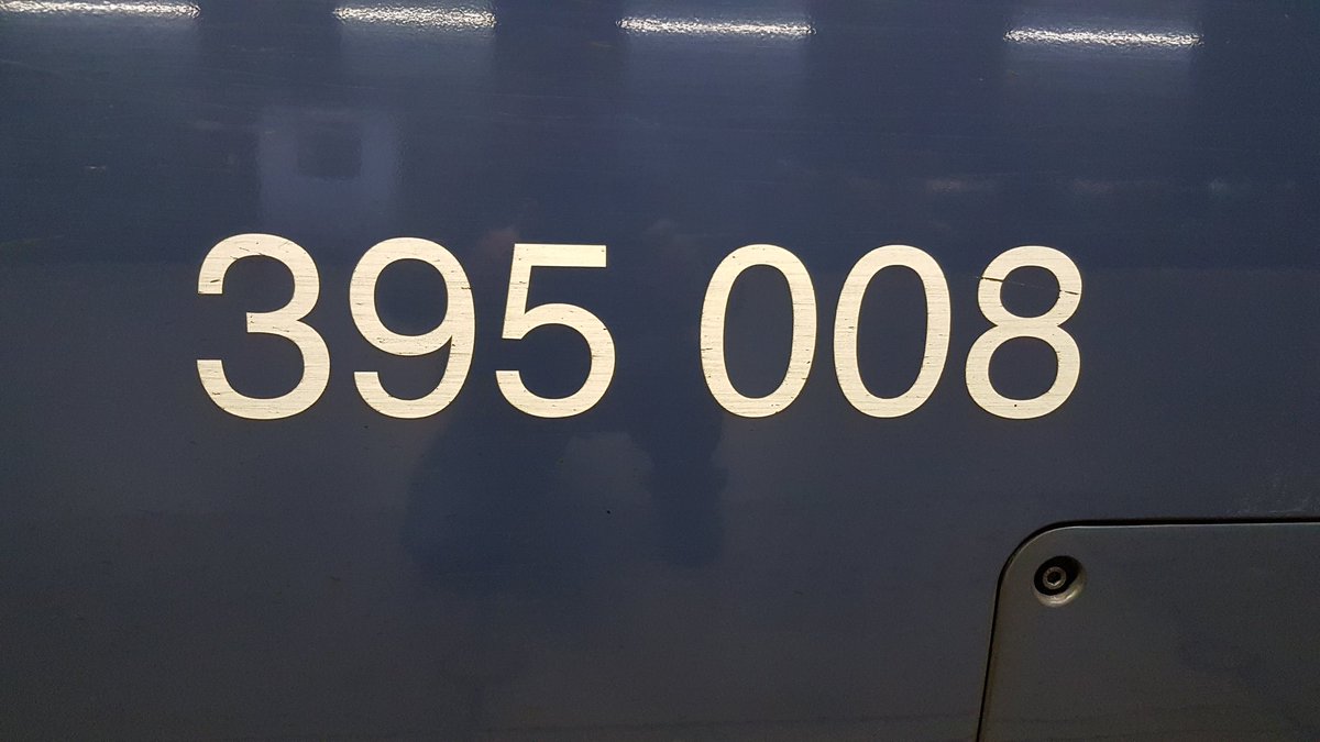EurostarGeorge's tweet image. After a shift in the office and a 🍺 it's time for a #class395 home