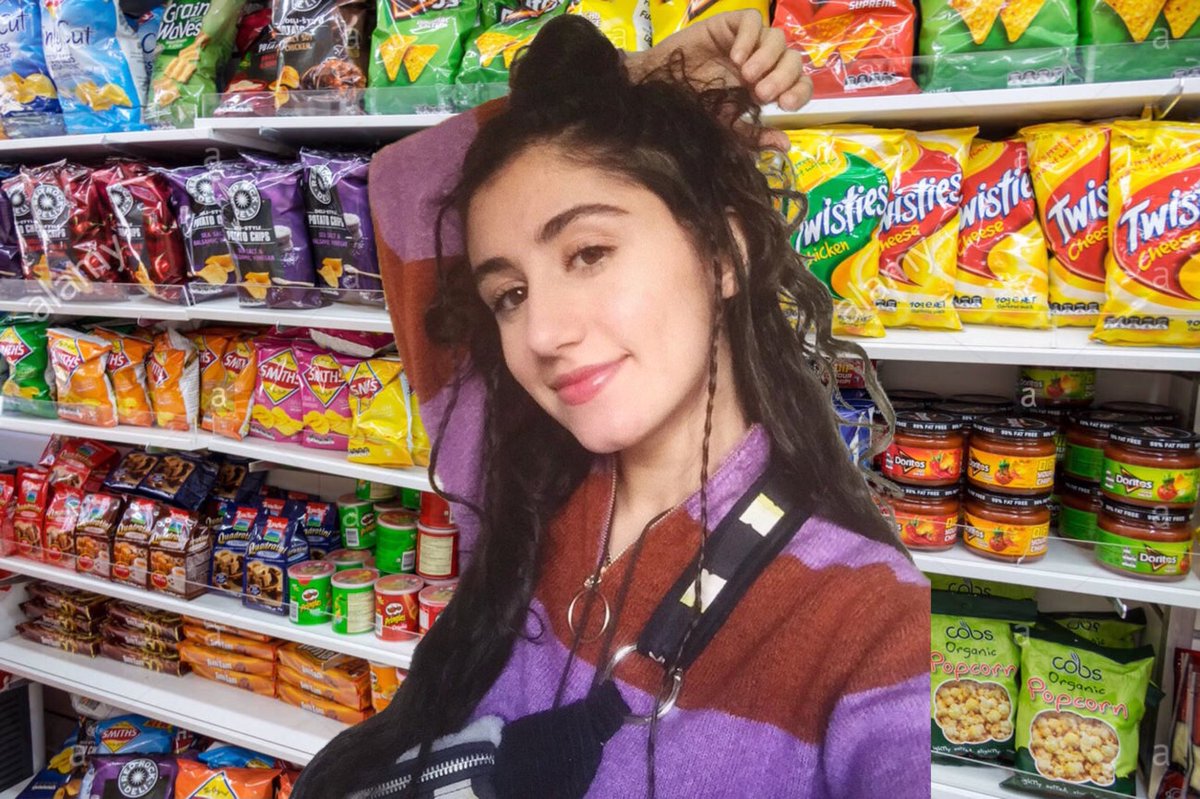 urfavesasnack's tweet photo. naaz is a snack https://t.co/bxqVfWXQug