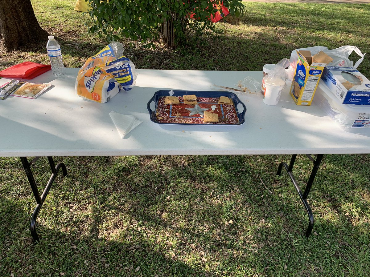 MeganWier2's tweet photo. CFE camp out with a good book! Enjoying some sunshine, reading and s’mores with my Clearfork Family. https://t.co/AE1gJWtPe3