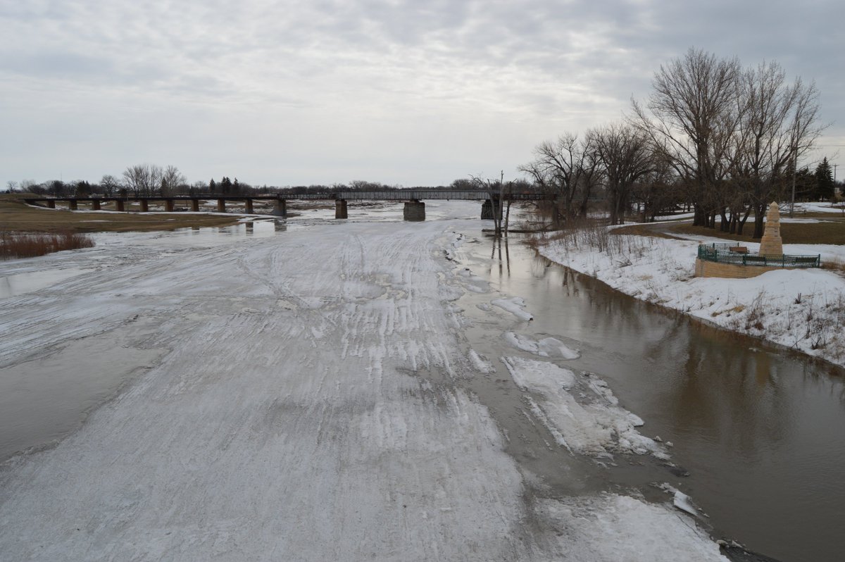 GrandForksCity's tweet photo. Here is a picture from today of the Red River at 26.3 ft. (flood stage is 28).  It looks like the river will officially hit flood stage some time late tonight or early tomorrow morning.  As you can see the river still has a long way to go before we start seeing impacts. https://t.co/yXaUFBesno