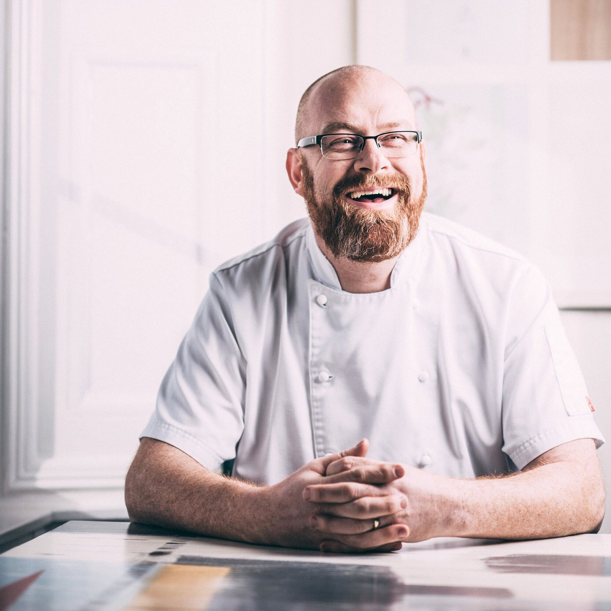 Benedicts (@restbenedicts) on Twitter photo ⚡️We are mega excited to announce our next Guest Chef!!!! West country legend Simon <a href="/Hulstone/">Simon Hulstone</a> 💪🏻⚡️
📆 07/05/2019
☎️ Tickets go on sale Tue 09/04 11am #excited <a href="/ChefBainbridge/">Richard Bainbridge</a> ⚡️We are mega excited to announce our next Guest Chef!!!! West country legend Simon <a href="/Hulstone/">Simon Hulstone</a> 💪🏻⚡️
📆 07/05/2019
☎️ Tickets go on sale Tue 09/04 11am #excited <a href="/ChefBainbridge/">Richard Bainbridge</a>