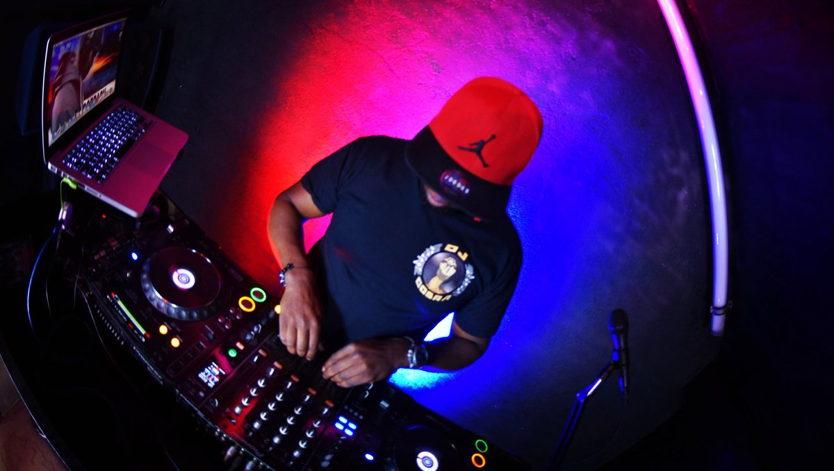 cobracv32's tweet photo. Ma passion pour Dj ça vient depuis le temps des 📼💿
DjCobra 😜 https://t.co/c8Emh7MdDf