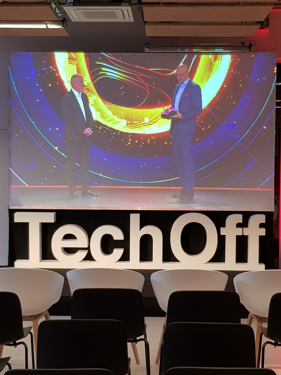 cmgessier's tweet photo. Soirée #TechOff2019 Je déplore cpdt le manque de CEO #femmes ds cette sélection 2019. Faudra y remédier en 2020 ! @Orange_Csltg cc @Aurelie_JEAN @digital_ladies @GirlzInWeb https://t.co/C1uIdkwo1w