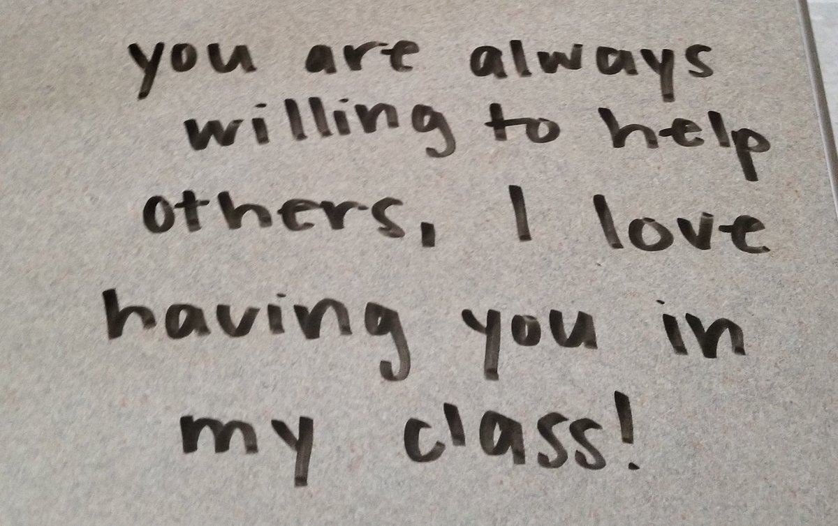 MisskRce's tweet photo. What do you do when you get a new student? Write welcome notes on your kids desks! https://t.co/OkjHdt1Kdv
