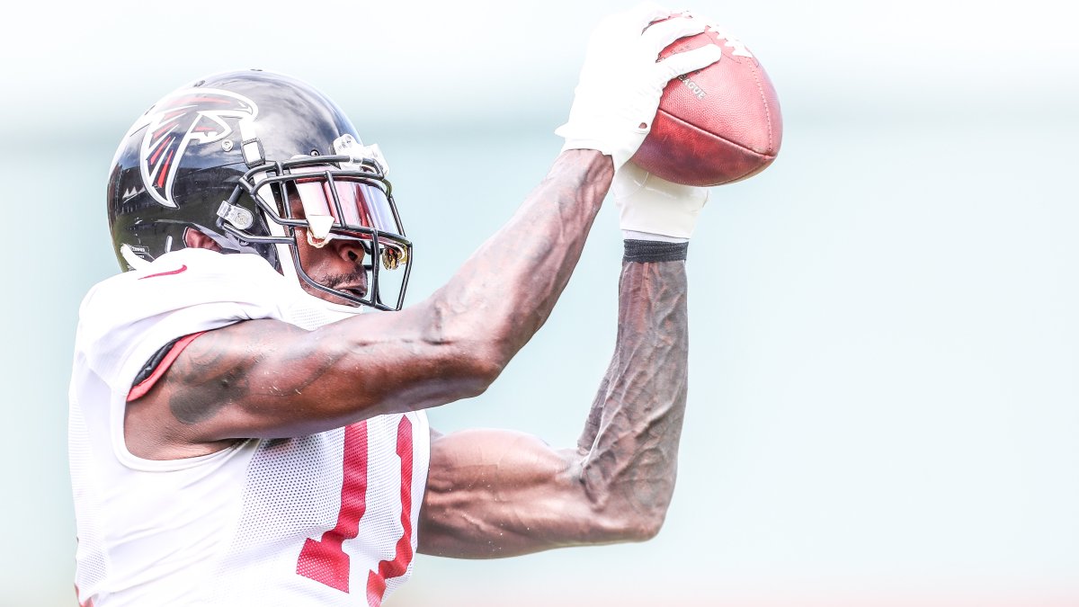 AtlantaFalcons's tweet photo. There just aren't many out there like him. 

JULIOOOOOOOOOOOOOOO https://t.co/cAoc8gmmcI
