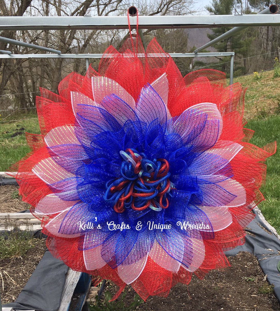 KelliWi66750636's tweet photo. #IMADETHIS #UITC #PATRIOTIC #DOUBLESIDED #RED #WHITE #BLUE #PATRIOTICSUNFLOWER #SPINSINTHEWIND #MEMORIALDAY #INDEPENDENCEDAY #YEARAROUND #UNIQUE #OOAK #THEPOSSIBILITIESAREENDLESS https://t.co/Gn0qD39KBL