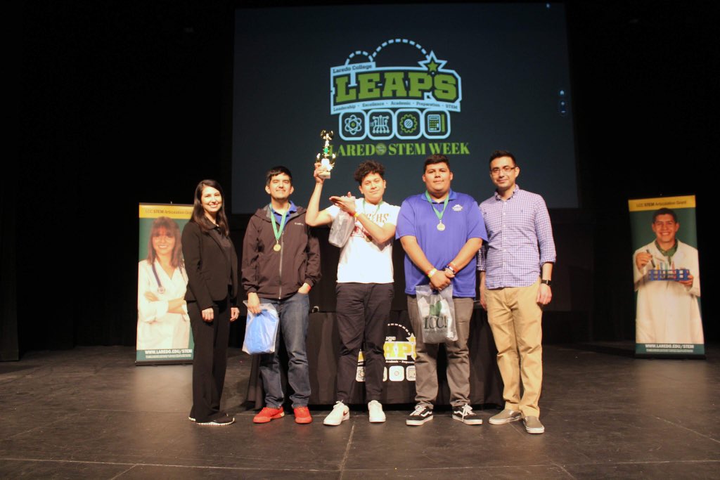 laredopalominos's tweet photo. The final day of #STEMWeek2019 was filled with fun! We encourage all students considering a career in science, technology, engineering or math to lean more about the LC LEAPS STEM Program! Join us tonight for the last presentation at 6 p.m. with Dr. Erika Camacho. https://t.co/QviYIIxssM
