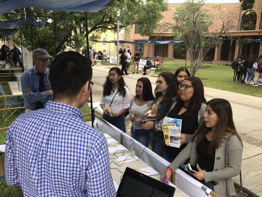 laredopalominos's tweet photo. The final day of #STEMWeek2019 was filled with fun! We encourage all students considering a career in science, technology, engineering or math to lean more about the LC LEAPS STEM Program! Join us tonight for the last presentation at 6 p.m. with Dr. Erika Camacho. https://t.co/QviYIIxssM