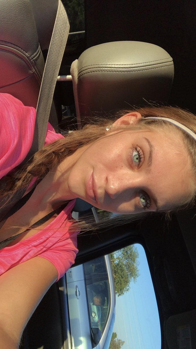sampatterson09's tweet photo. Hello senior class!!! Voting starts soon, so don’t forget to vote me for best eyes🌟👀🤩 #JWHSAWARDS https://t.co/bVRIxqm38N
