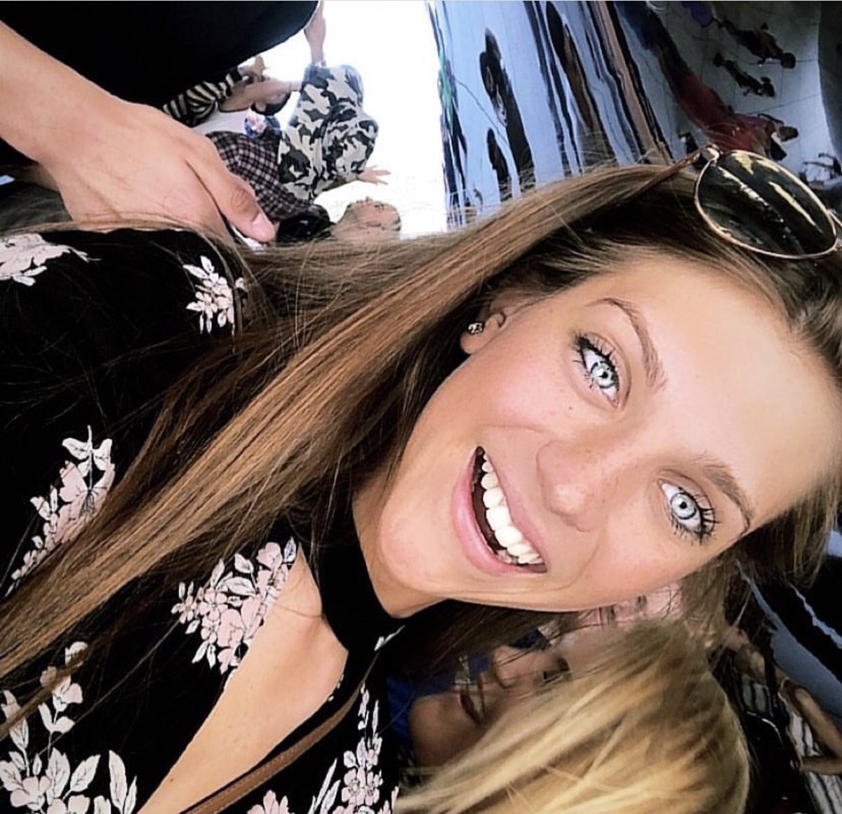 sampatterson09's tweet photo. Hello senior class!!! Voting starts soon, so don’t forget to vote me for best eyes🌟👀🤩 #JWHSAWARDS https://t.co/bVRIxqm38N