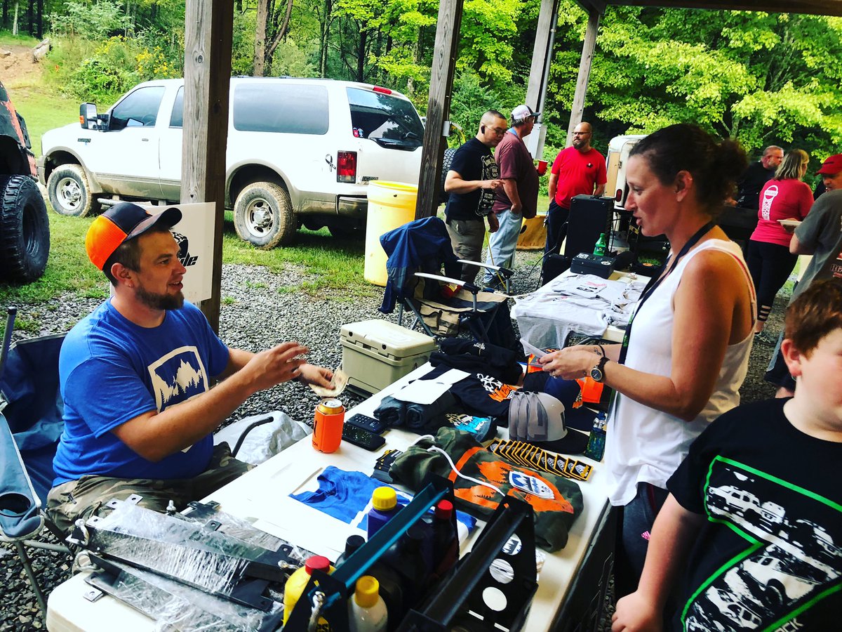 Wentwindrock's tweet photo. Vendors like @lifestyleoffroad always show up to #WentWindrock   They offer more than products most have years of offroad experience to share with attendees. #nissan #offroad #event https://t.co/vhnp1oc0vh