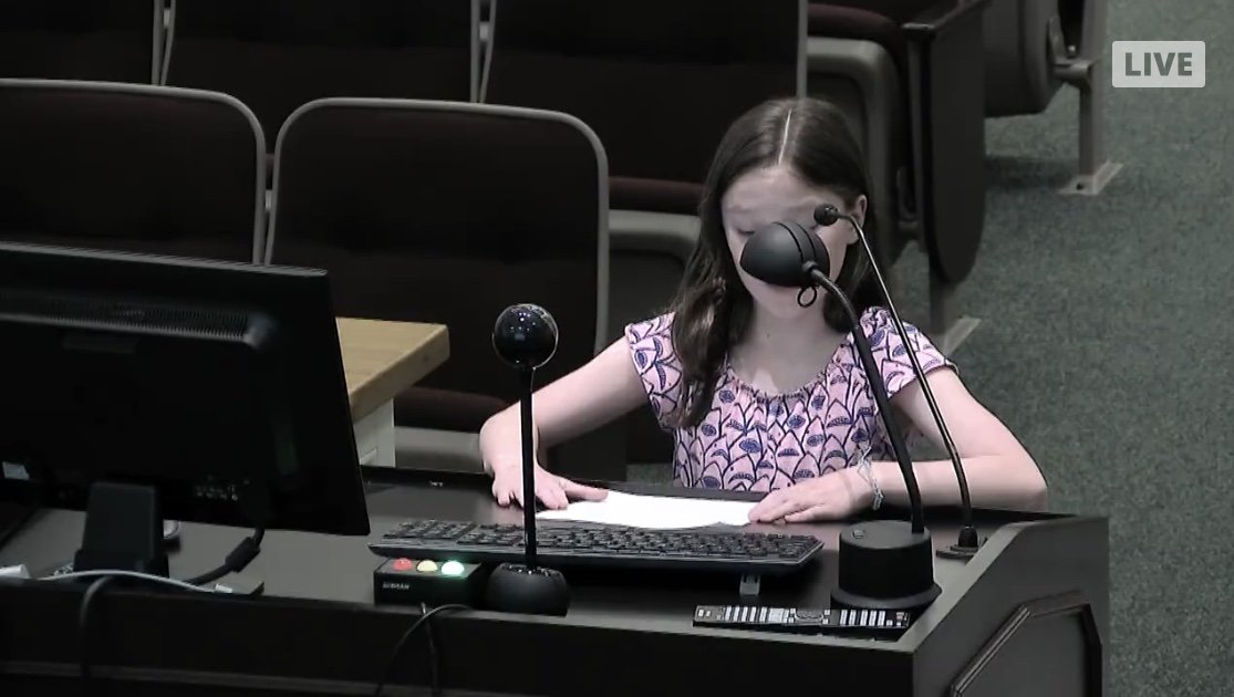 LilyTipling's tweet image. We can all take a step towards sustainability by saying NO to plastic straws. Join me in asking SCPS to stop buying plastic straws! @KiznerScott  @JrRaybold #NoStrawsInSCPS #SkipTheStraw #OneLessStraw #SaveTheOcean #SingleUsePlastic