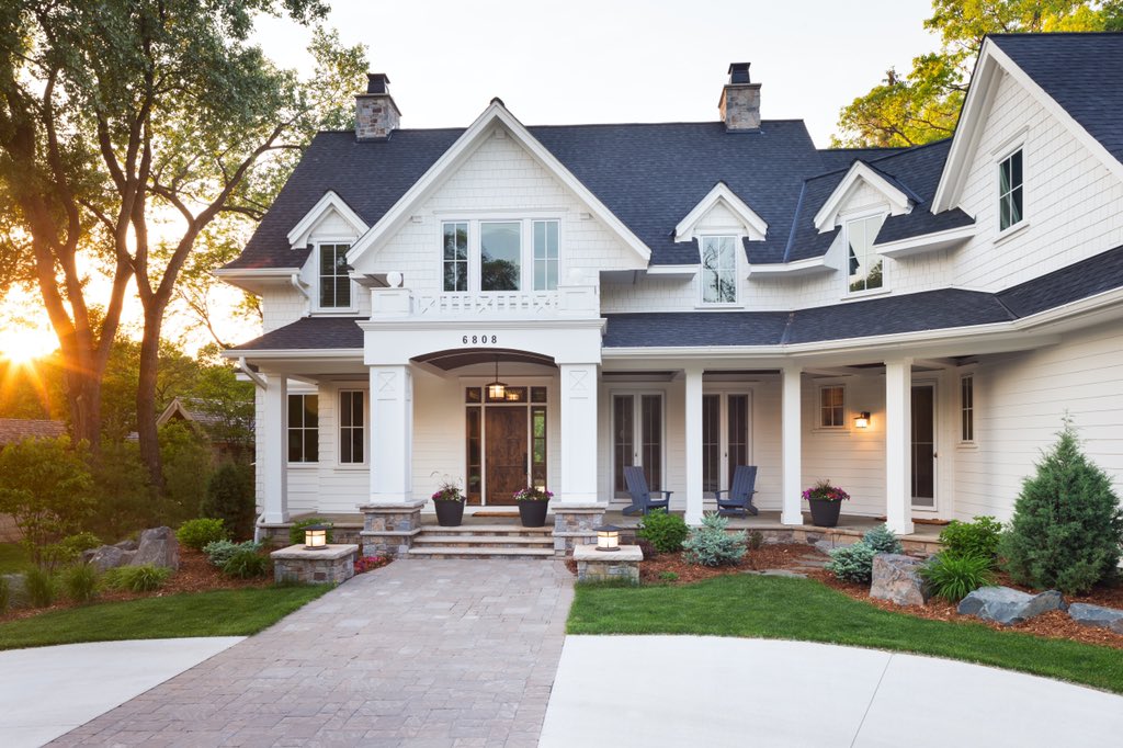 HollyBellucci's tweet photo. Text HollySellsRI to 36260 to find your dream home! https://t.co/97sHs6Bg7A