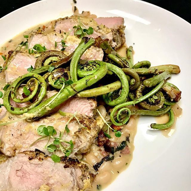Dijon crusted pork loin, new to our specials! #philly #phillywine #winetime #midtownvillagephilly #midtownvillage #gayborhood #phillyeats #phillyeatsgood #phillyfoodie #centercity #vintagesyndicate #vintagewinebar #winebar #frenchcuisine #onspecial #din… ift.tt/2Uiwef0