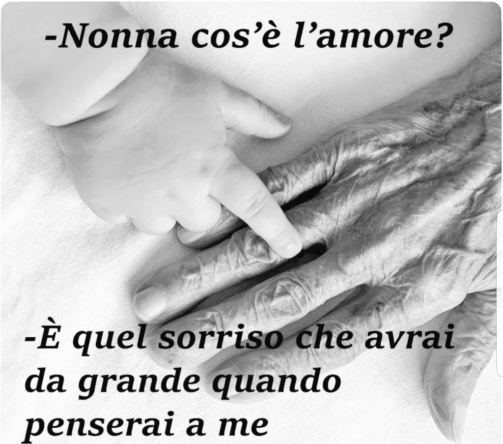 La_Debi81's tweet photo. Stasera il mio ultimo pensiero va a te,al vuoto incolmabile che hai lasciato nel mio 🖤 e nella mia vita..
Buon compleanno nonna...
#4aprile #buonanotte #unpezzodime #mimanchi #tipensosempre #nonni https://t.co/PyojUAZf4A