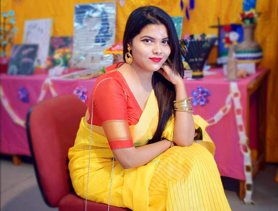 Rohit_swag's tweet photo. #beautiful_bengali_girls
#GoodGirls #fashion #shoutcap #bengali #saree #photooftheday #fashionblogger  #bengaliwedding #sareelove  #instagram #style  #bengalis #sarees #onlineshopsurabaya #love #fashionista  #bengaligirl  #kebayamurah #fashionable #bengalistyle #suits https://t.co/3SSrJamU1B