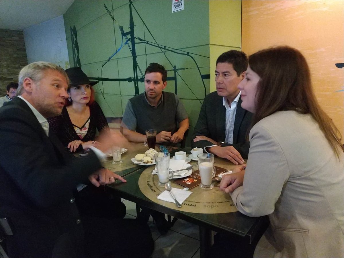 Avec les députés du Chili et de l’Argentine en train de planifier la <a href="/COP25Chile/">COP25 News by people</a> et de s’orienter vers la décarbonisation de nos économies. #ParlaClimaLATAM #SustainableLATAM <a href="/labkast/">Pablo Kast</a> <a href="/RosioAntinori/">Rosío Antinori</a> <a href="/cmosellav/">Cristián Mosella 🌅</a> @Demoerrante <a href="/UNFCCC/">UN Climate Change</a> <a href="/algore/">Al Gore</a> <a href="/WECouncil/">World Energy Council</a> <a href="/PEspinosaC/">Patricia Espinosa C.</a> <a href="/Minrel_Chile/">Cancillería Chile 🇨🇱</a>