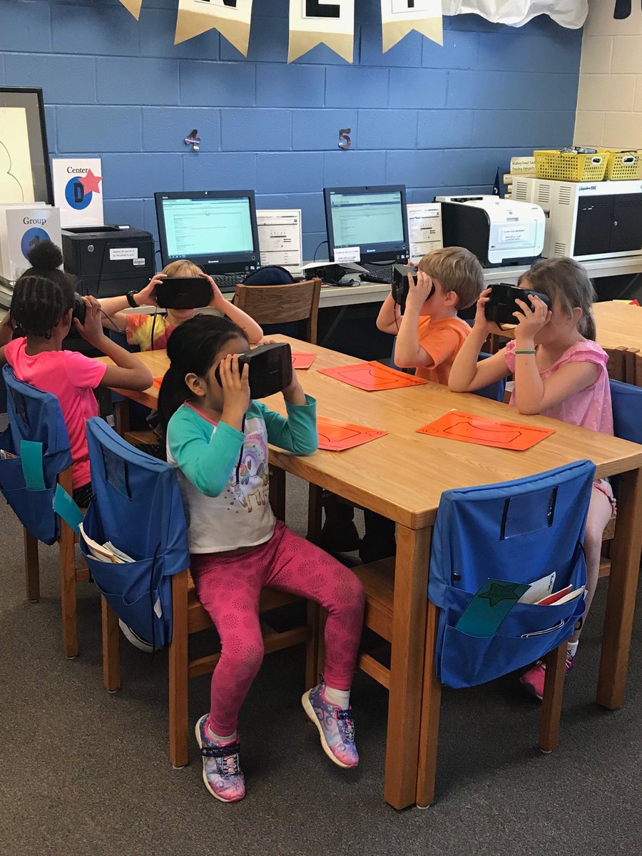 sbroyster's tweet image. Students in Mrs. Morgan&apos;s Kindergarten class @CarverPrimary used Google Expeditions to visit American landmarks. In their reading series, they had been learning about the United States of America. This was a great follow up to those lessons.  @BestBuyEdu #OpelikaEdTech