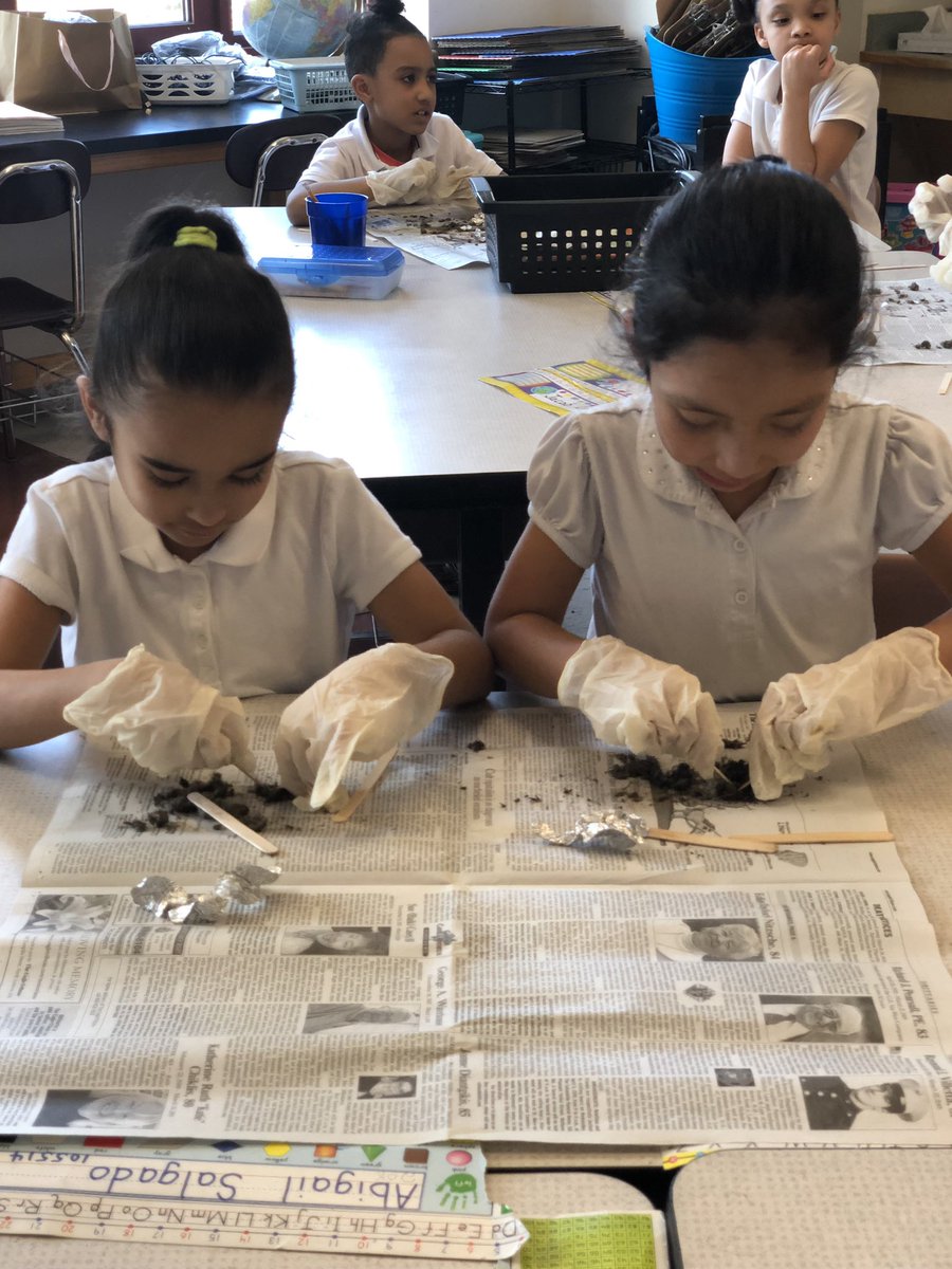 ParthumElem's tweet photo. Second grade scientists dissecting owl pellets!๐ฆ#KnowAtom #science https://t.co/3zOCL1MNVa