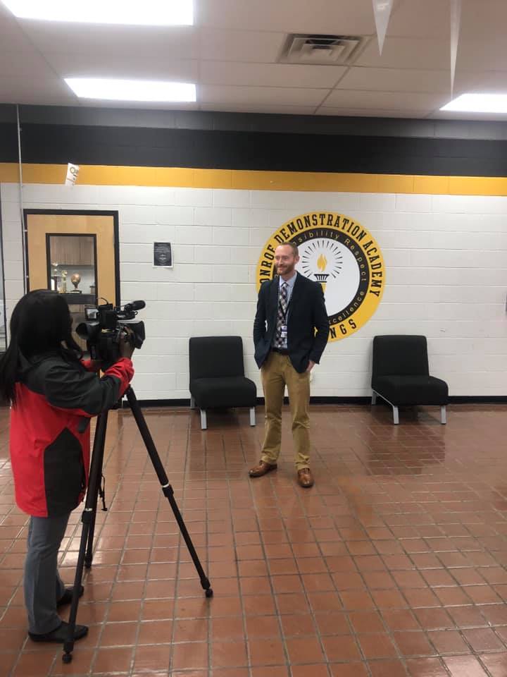 TulsaSchools's tweet photo. Monroe Demonstration Academy student Arryona Shoats and Principal Rex Langley spoke with @FOX23 about the expansion of Monroe and their micro society. https://t.co/c3P1jdYnq4
