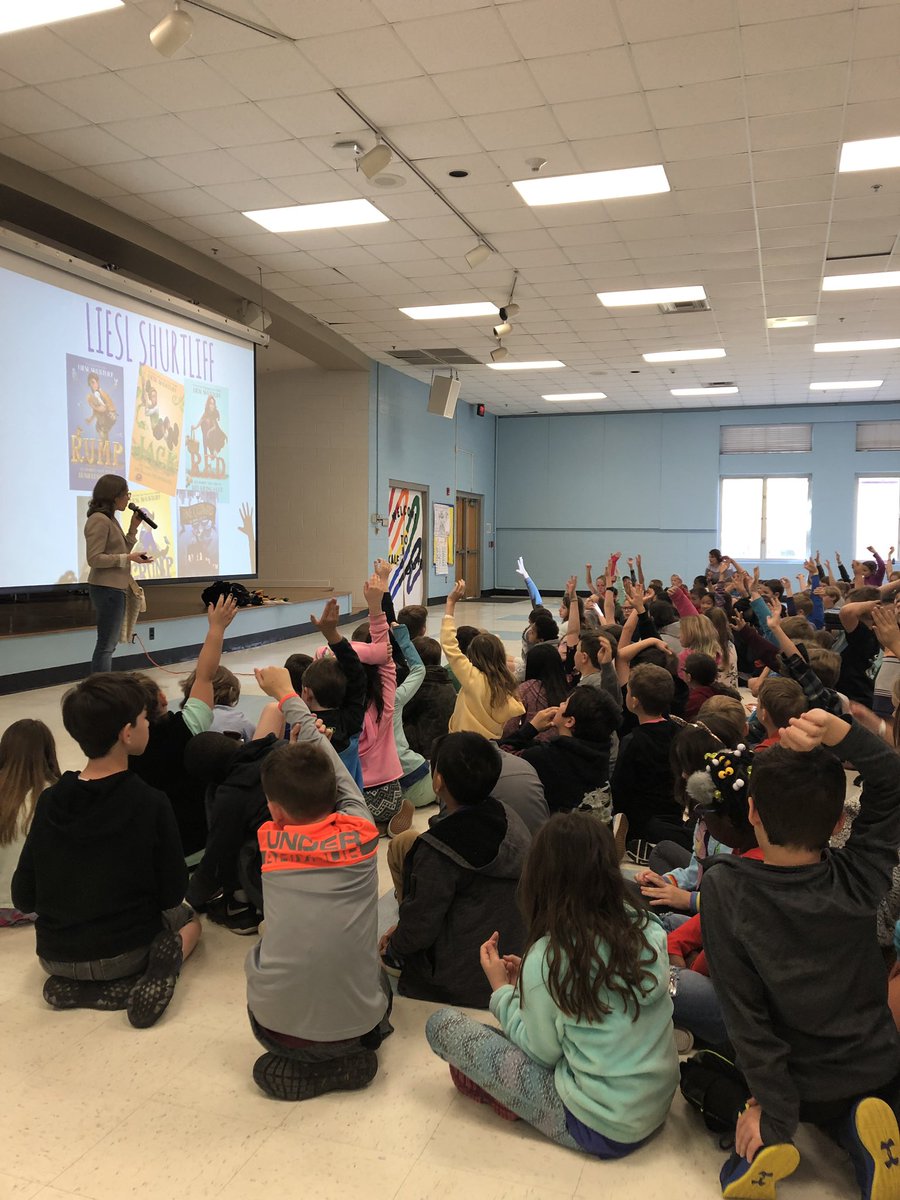 mrsbuechele's tweet photo. Thank you @thriftfamily for coordinating our visit from @LieslShurtliff today! It was awesome! Look at that engagement! #dowegetaprize 😂 #BeTheOnePinckney @chpinckneyelem https://t.co/Rrq47mBj8S