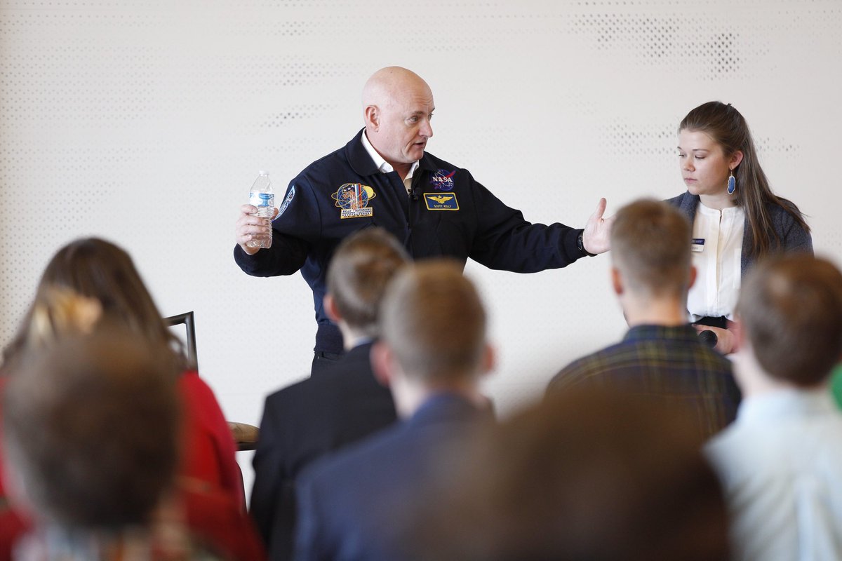 montanastate's tweet photo. Capt. Scott Kelly (@StationCDRKelly), a history-making U.S. astronaut who set the record for the total accumulated days spent in space, is leading an engaging conversation with #MontanaState students in a master class prior to his public lecture this evening. #ScottKellyAtMSU https://t.co/YUtHv8YjKA