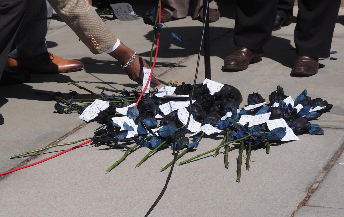 TrinityChrchNYC's tweet image. At today's rally, we lay down roses in remembrance of #DeborahDanner and other members of the #mentalhealth community killed in a police encounter. #SaheedVassell #EleanorBumpurs