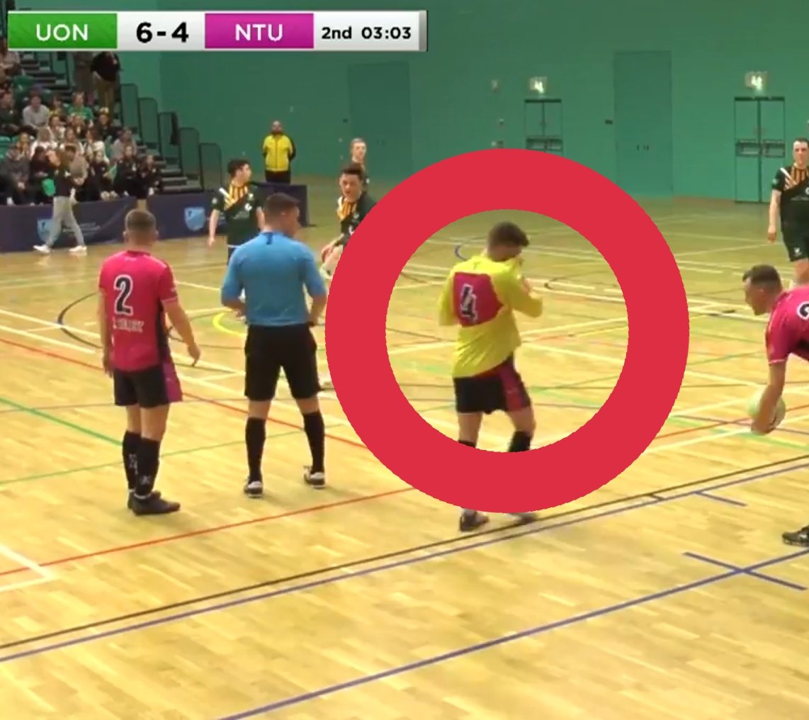 LuisMelville's tweet photo. Fly GK hacks #1.....
Universal fly-keeper shirt.
Cut a square out of the back of a GK shirt. Works for any number...😉😉Problem solved...👍🏼👍🏼
#FeelFreeToContribute
#NottsVarsity https://t.co/EVDVPminLi