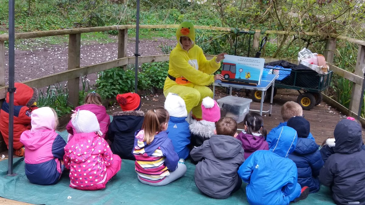 FOAWinfo's tweet photo. Breaducating the next generation. Working with @Apleywood to educate on healthier food options for ducks, thanks to Envirogrant funding from @VeoliaUK. #betterthanbread @breaducationUK https://t.co/SZxihOyVY4