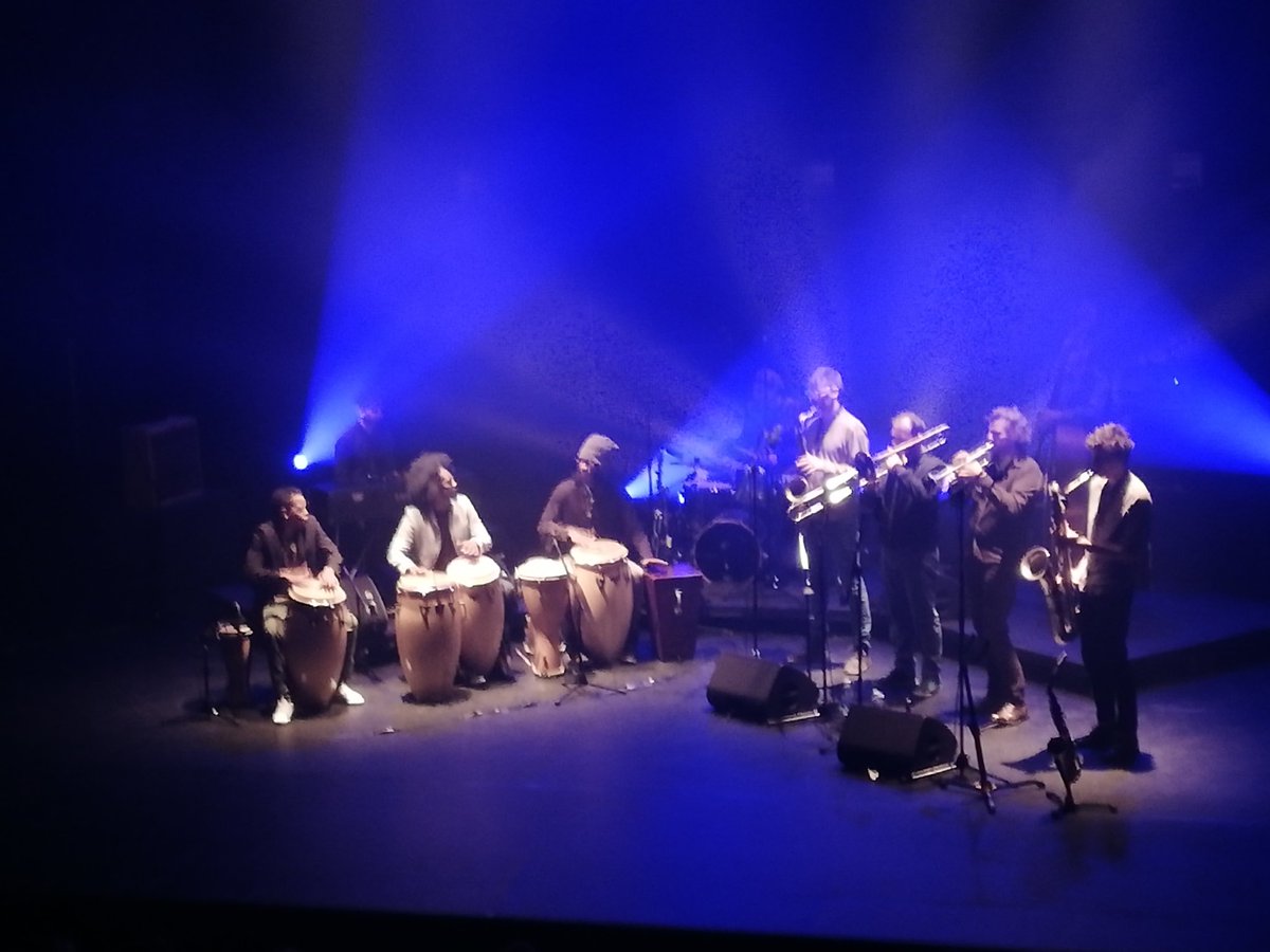 LoubesC's tweet photo. #Jazz Que vola, combo franco-cubain mené par @FidelFourneyron , emballe le théâtre des 4 saisons de #Gradignan pour le festival Metanuit... Rythmiques en constante évolution. Aptitude à ne jouer que quand c'est nécessaire. Chaleur et justesse. https://t.co/in1xqEAEE4