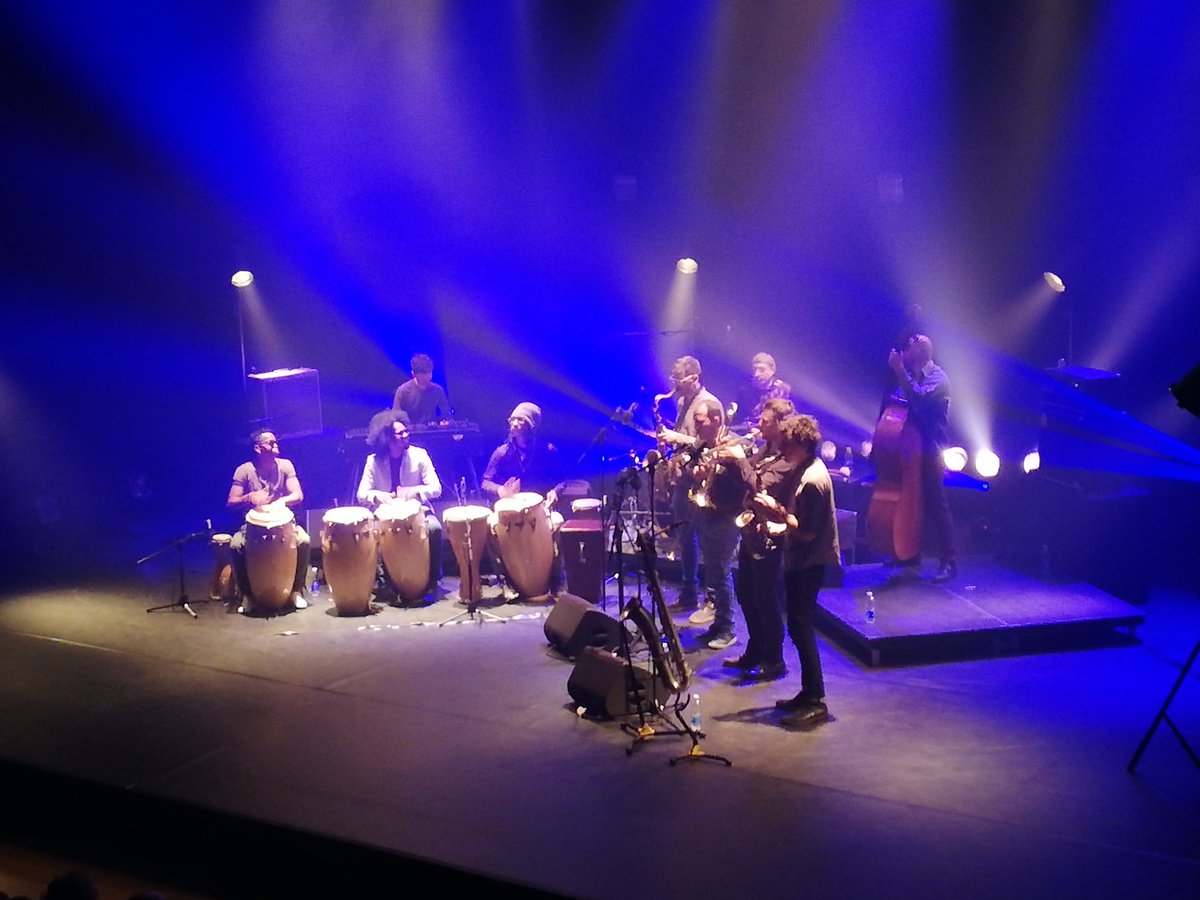 LoubesC's tweet photo. #Jazz Que vola, combo franco-cubain mené par @FidelFourneyron , emballe le théâtre des 4 saisons de #Gradignan pour le festival Metanuit... Rythmiques en constante évolution. Aptitude à ne jouer que quand c'est nécessaire. Chaleur et justesse. https://t.co/in1xqEAEE4