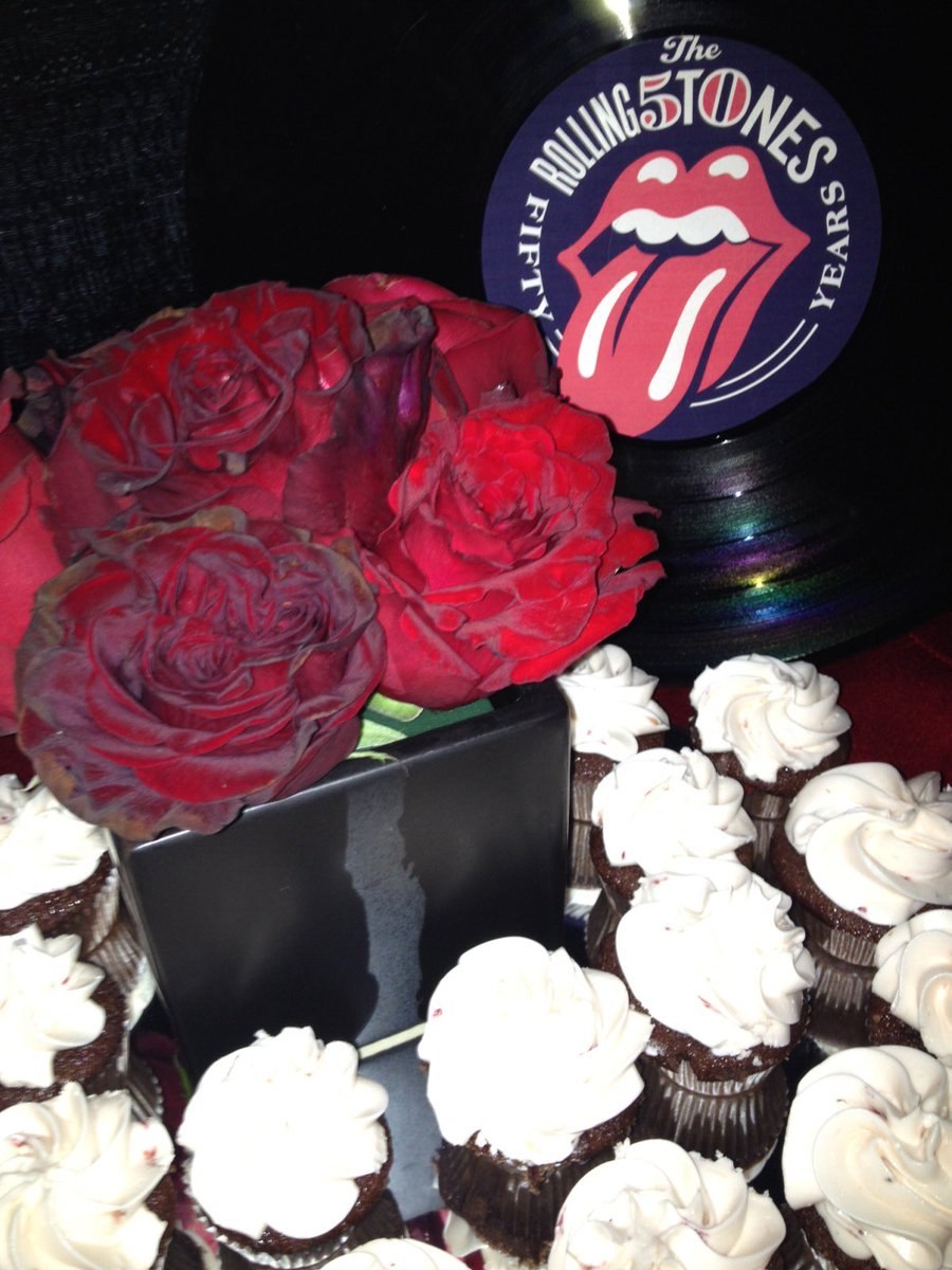 stageplate's tweet photo. TBT - Awesome memories of rockin’ the Stones 50th in 2015 with our friends @somethingfabulous ! RS Road Crew, We will be ready when you hit DC! See you guys down the road! #celebrationexperts #ballstonrestaurants #arlingtoneats #greatfood #stageplate #arlingtonrestaurants https://t.co/aKvHe5m8zs