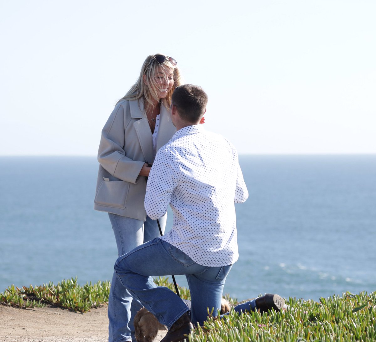 Moetini28's tweet photo. #engaged 3/29/19 💍💕💗 https://t.co/JTQ3GuHovZ