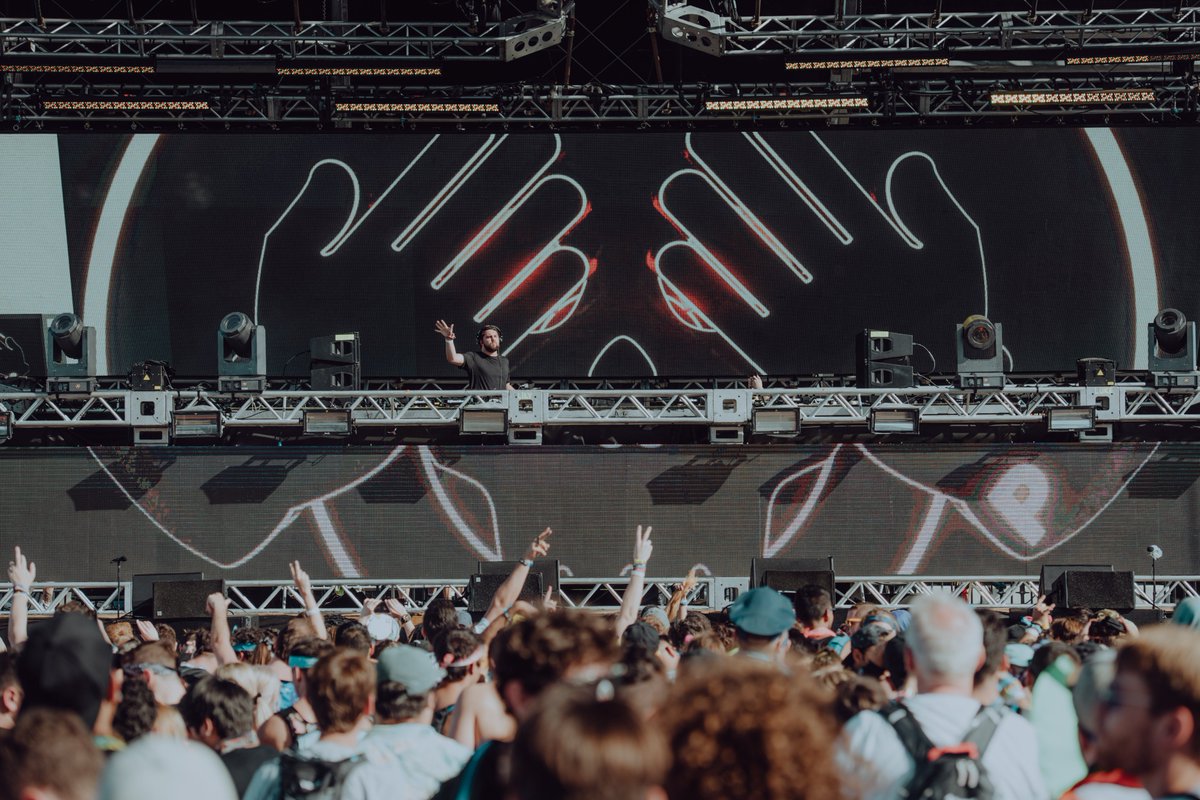 peekaboobeats's tweet photo. im putting you in command of the spaceship
📸: @tessapaisan https://t.co/kGn0WJfGPR