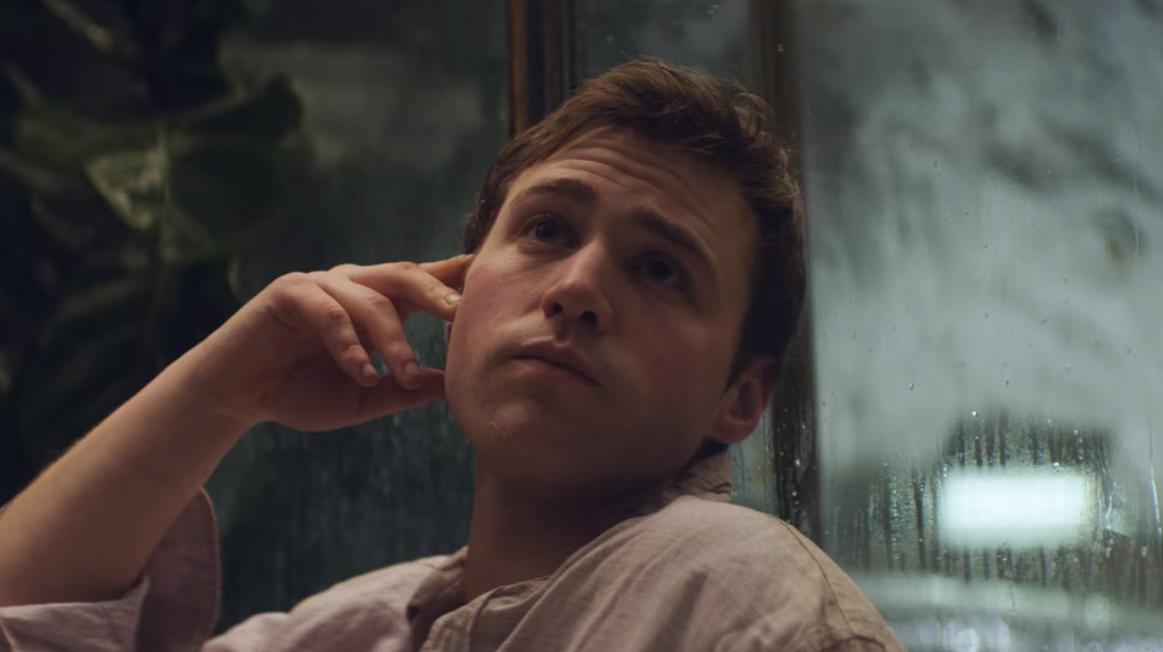 _lightsick's tweet photo. Emory Cohen as Homer in The OA appreciation tweet. He is incredible when he acts with his eyes. The way he stares at OA and express everything that the character is feeling without saying a word is mesmerizing. 💘 https://t.co/4UlO98XoDW