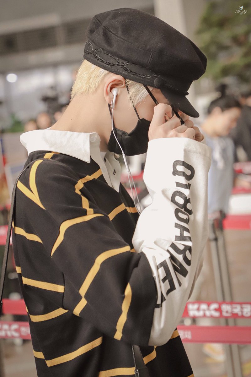 Littlelina_1994's tweet photo. 190405 @ GMP Airport 🛫
#LinYanjun #林彦俊 #เยี่ยนจวิ้น
#NINEPERCENT 9% 💙
Cr.Mercury0824_林彦俊个站 https://t.co/DFPN6Klm7U