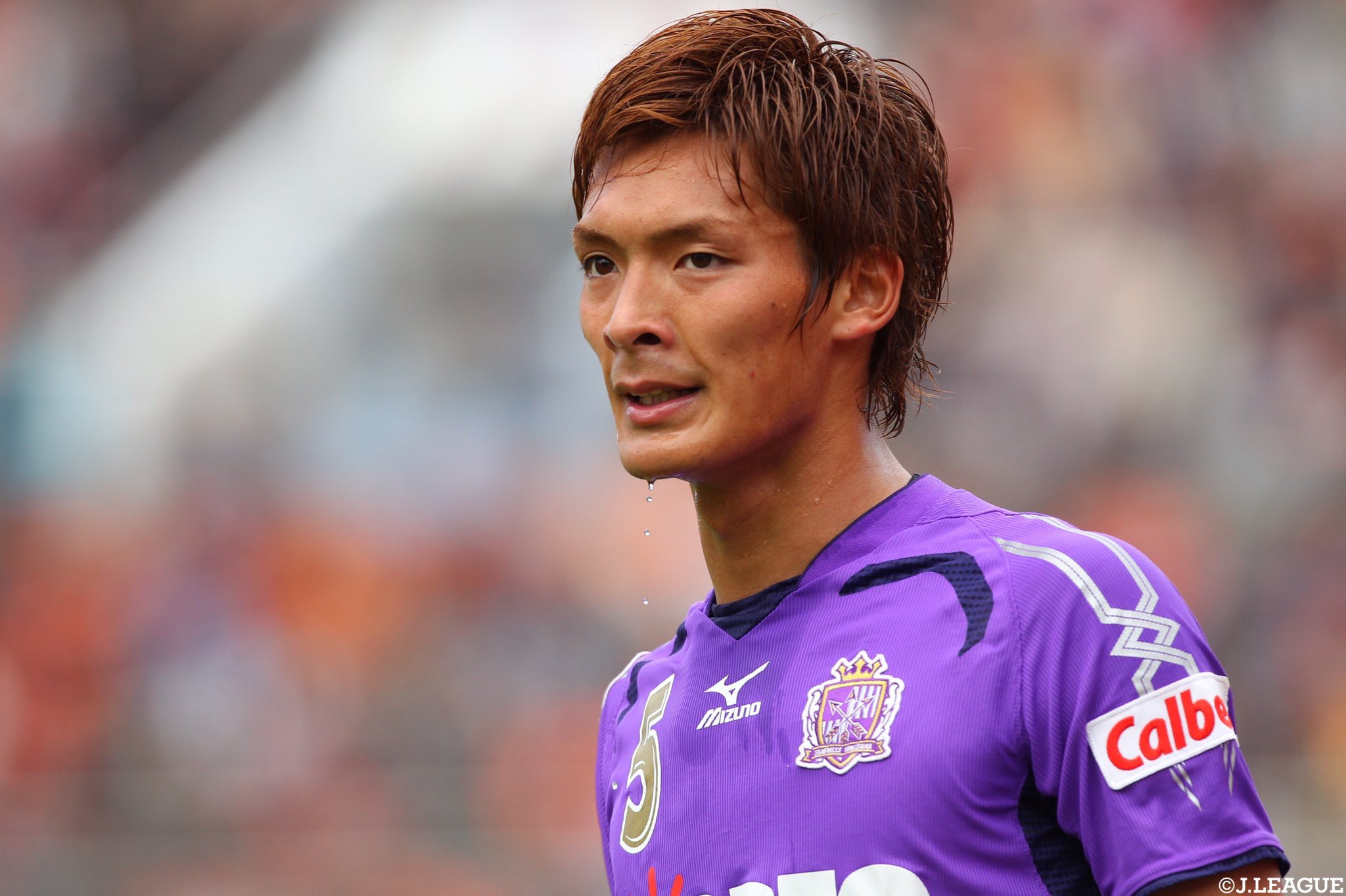 Twitter 上的 ｊリーグ 日本プロサッカーリーグ 今日は ヘアカットの日 ヘアカットにちなんで 槙野智章 選手の ヘアスタイルの変遷をまとめてみました あなたはどのヘアスタイルの槙野選手がお気に入りですか Tonji5 ｊリーグ T